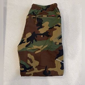 Supreme nylon trail ss18 woodland camo size XL